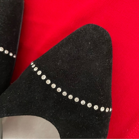 St. John Black Heels with Elegant Design - Picture 2 of 4